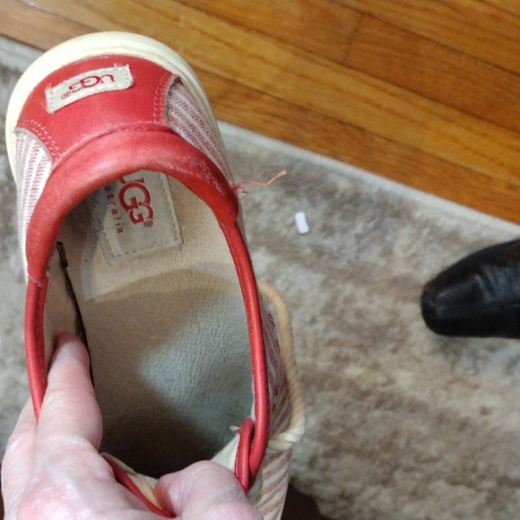Ugg Eyan II Striped Seersucker Lace Canvas Red White - Picture 5 of 12